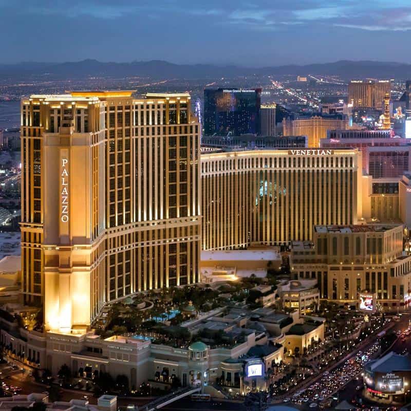 Cinco Satisfacer vocal 10 Biggest Hotels in Las Vegas - 1OAK Las Vegas