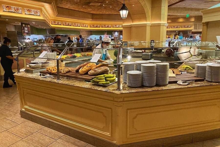 picar Escarchado Hermana The Buffet at Bellagio: Food, Prices, Tips (2023 Update)