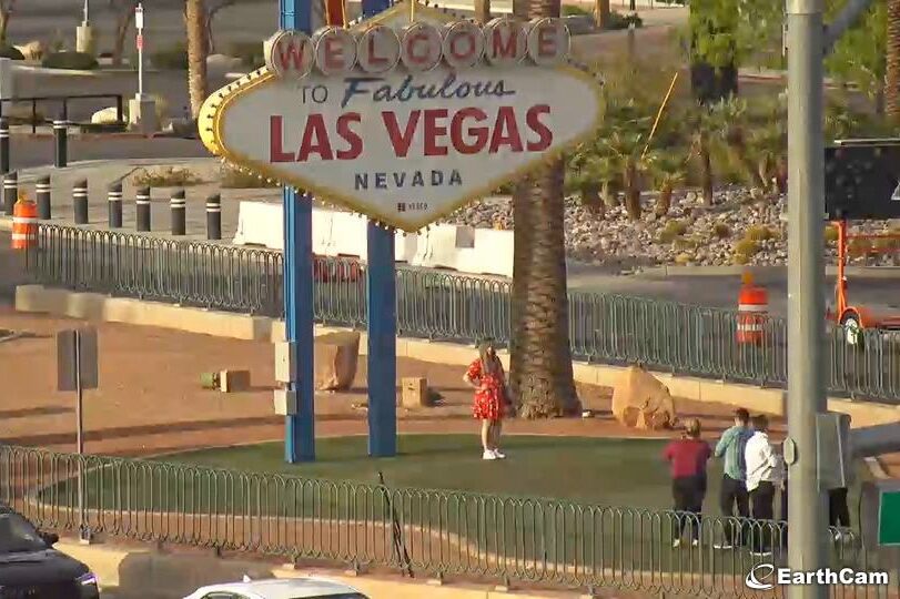 Welcome to Fabulous Las Vegas Sign Live Camera